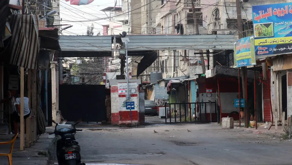 قتيلان وجريحان في إشكال عائلي داخل مخيم عين الحلوة