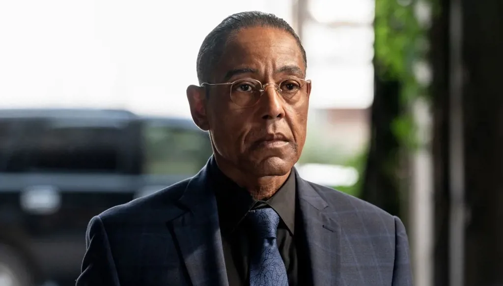 نجم "Breaking Bad" جيانكارلو إسبوزيتو ينطق الشهادتين ويؤدي الصلاة
