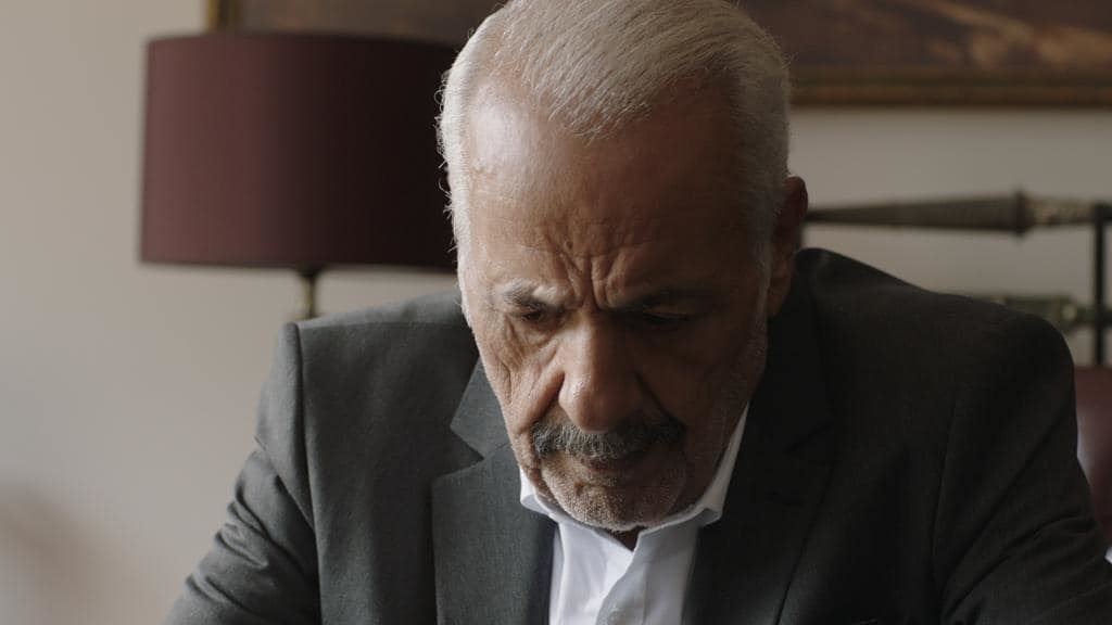 أيمن زيدان يسارع إلى طمأنة جمهوره: أنا بخير وأضراري ماديّة
