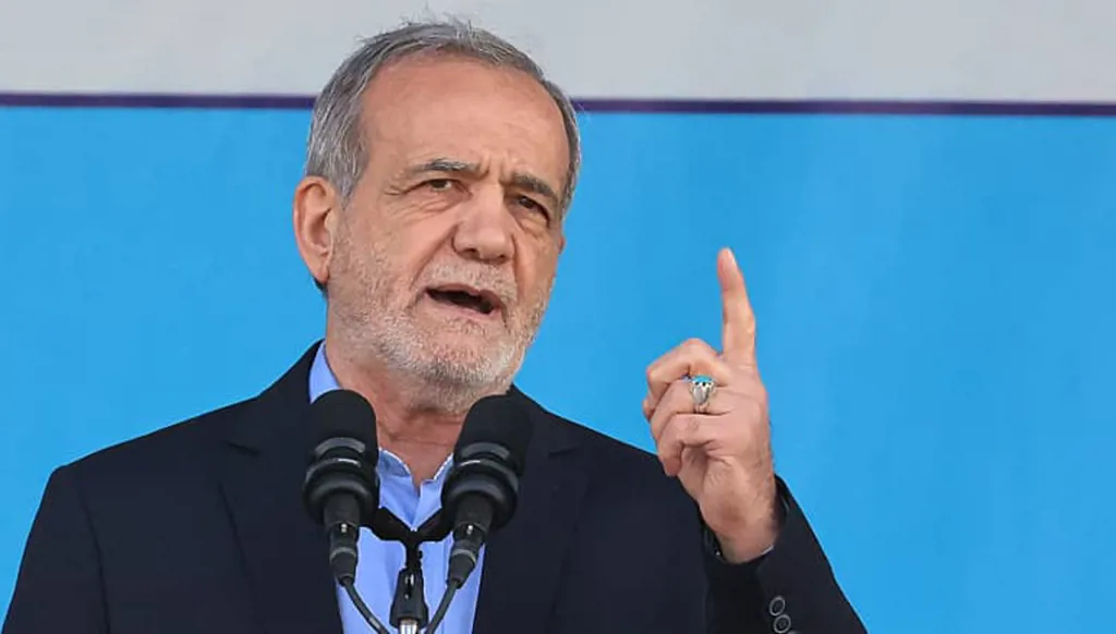 الرئيس الإيراني: التماسك الداخلي أساس الحل… والمفاوضات ليست استسلاماً