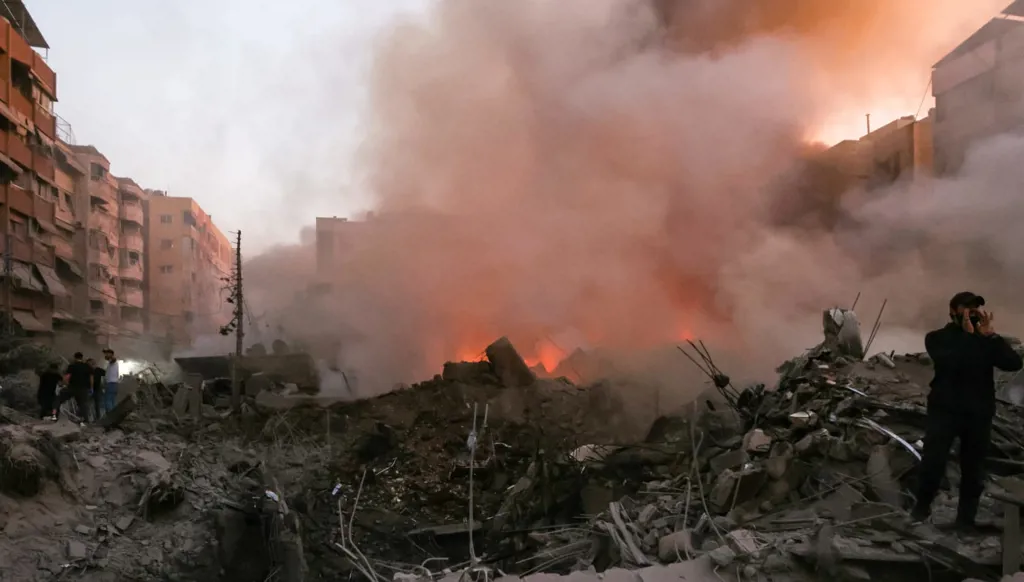 لماذا يشمت اللبنانيون ببعضهم بعضاً؟