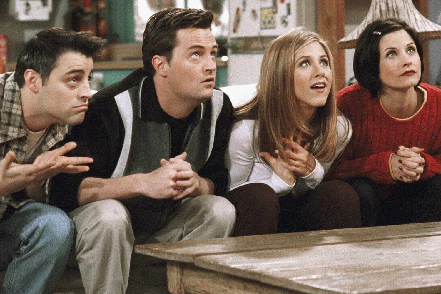 وداعاً شاندلر بينغ... وفاة ماثيو بيري نجم مسلسل "Friends" عن 54 عاماً