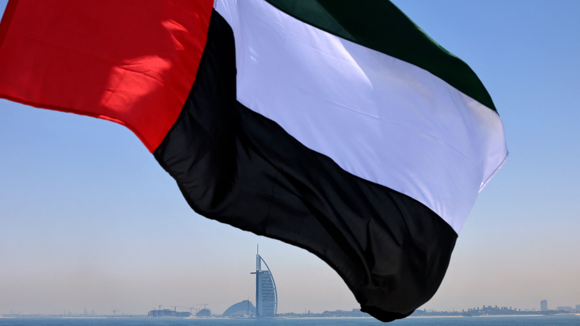 العلم الاماراتي (وكالات)