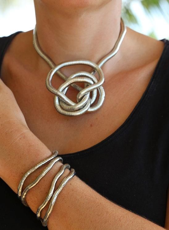 قلادة قابلة للثني بإستعمالات متعددة (Pinterest)