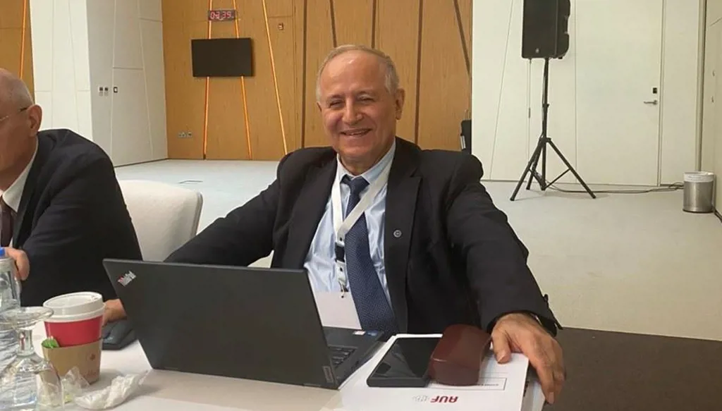 الأب البروفسور سليم دكاش  خادم المعرفة لا يتقاعد