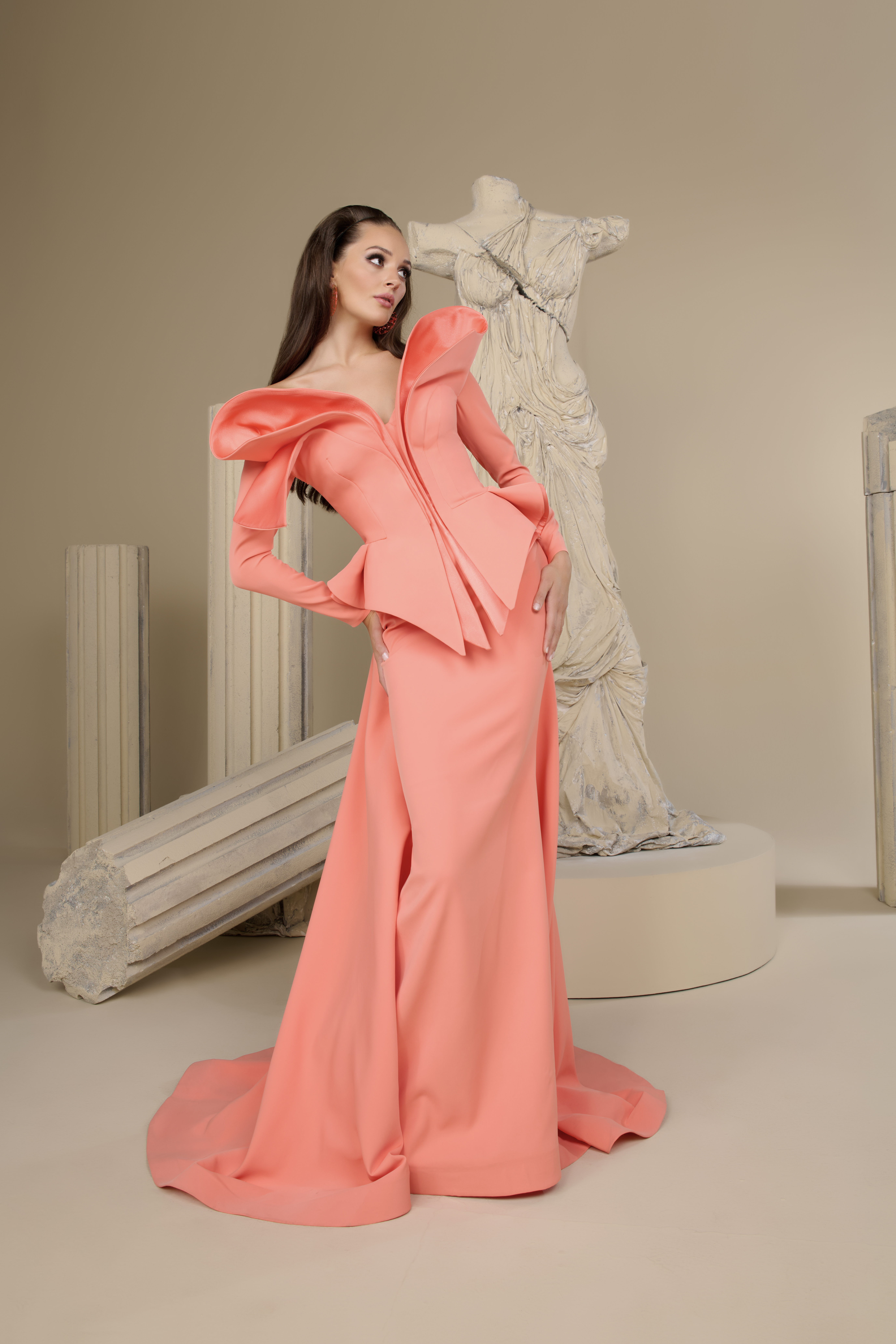 أزياء فؤاد سركيس.