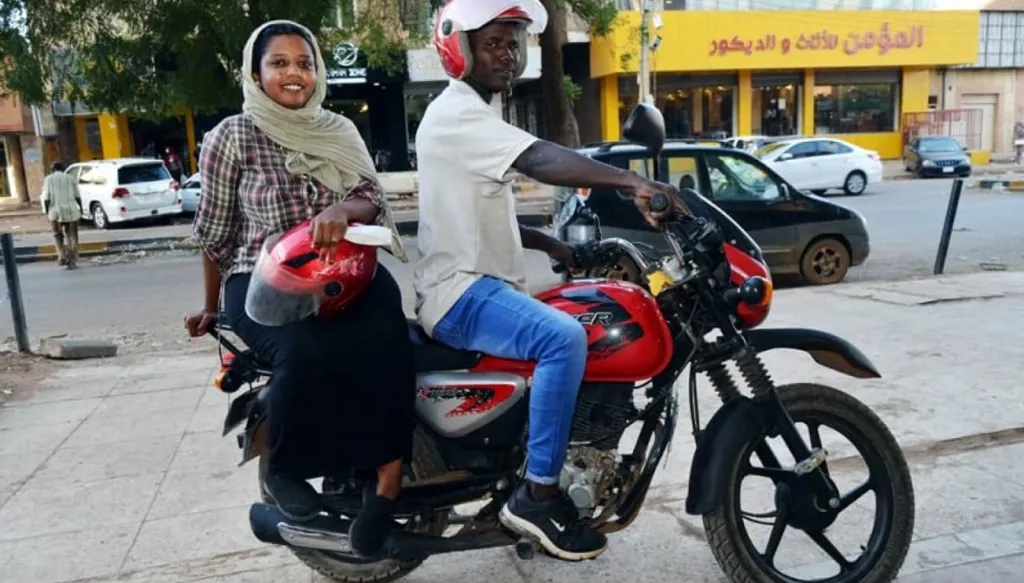 بـ"أسلوب 9 طويلة"... سلب معلمة وسط ضواحي أم درمان في السودان (فيديو)