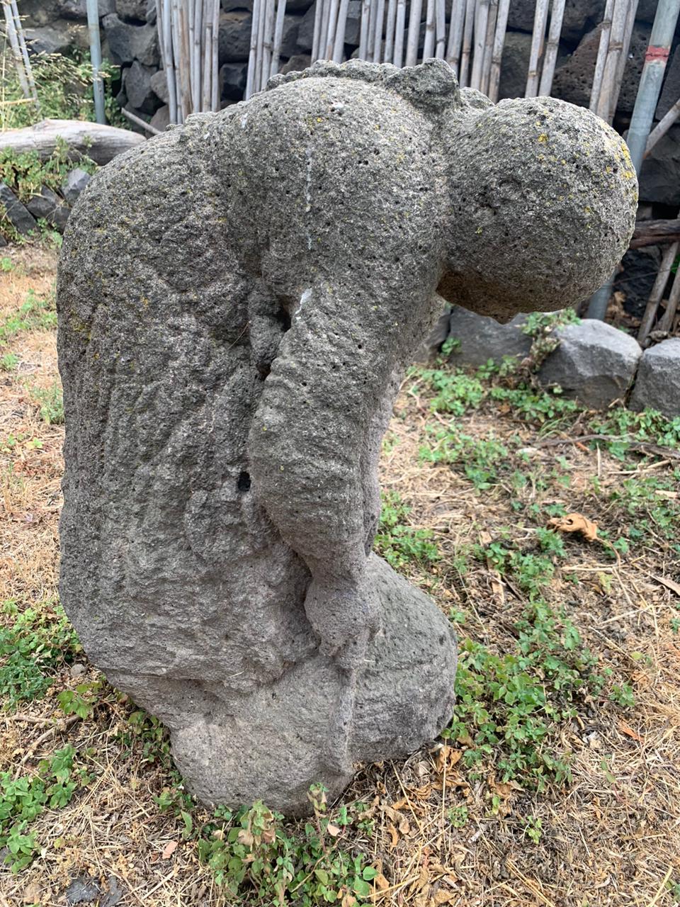 منحوتة من محترف الأخوين داود.