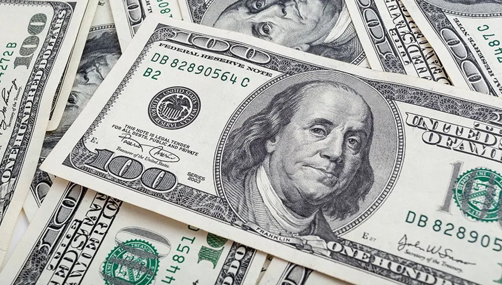 الدولار يتلقى دعماً مع إلغاء ترامب لهجوم على إيران