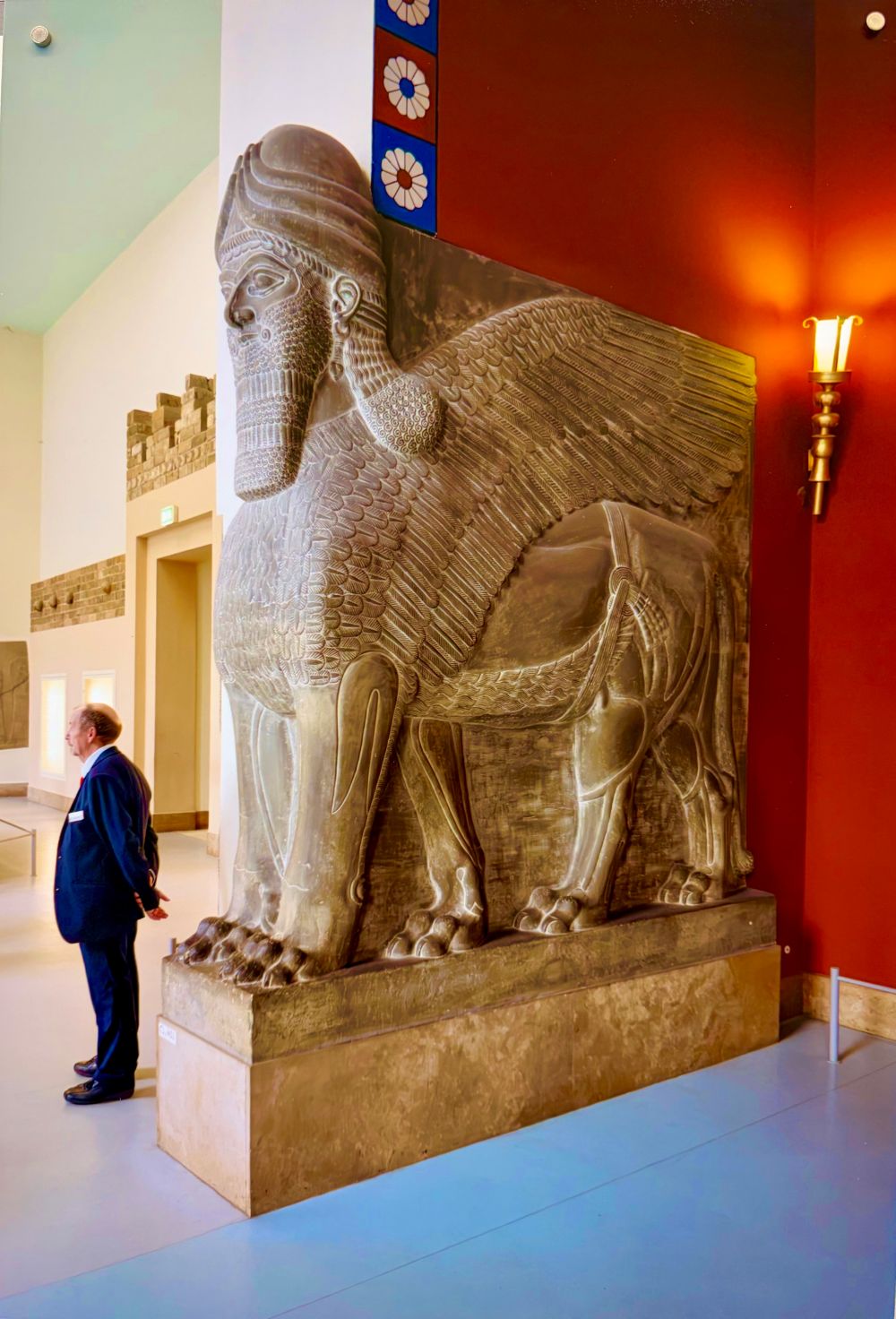 الثور المجنح داخل متحف بغداد.