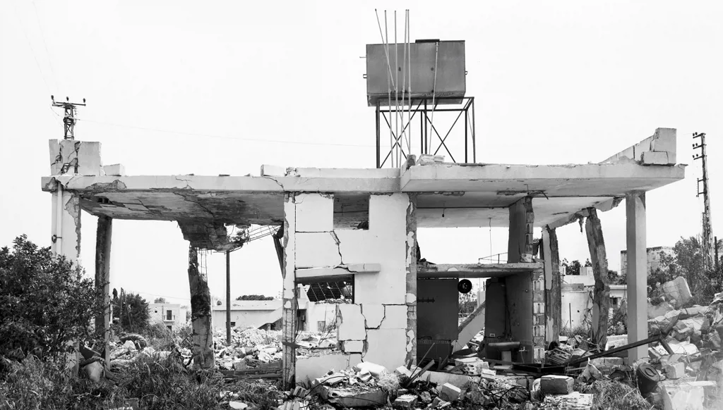 اللبنانية رندا ميرزا تحصد جائزة "Camera Clara" في باريس عن سلسلة "أطلال"