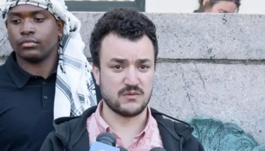 القبض على محمود خليل الذي قاد احتجاجات مؤيدة لفلسطين في جامعة كولومبيا الاميركية