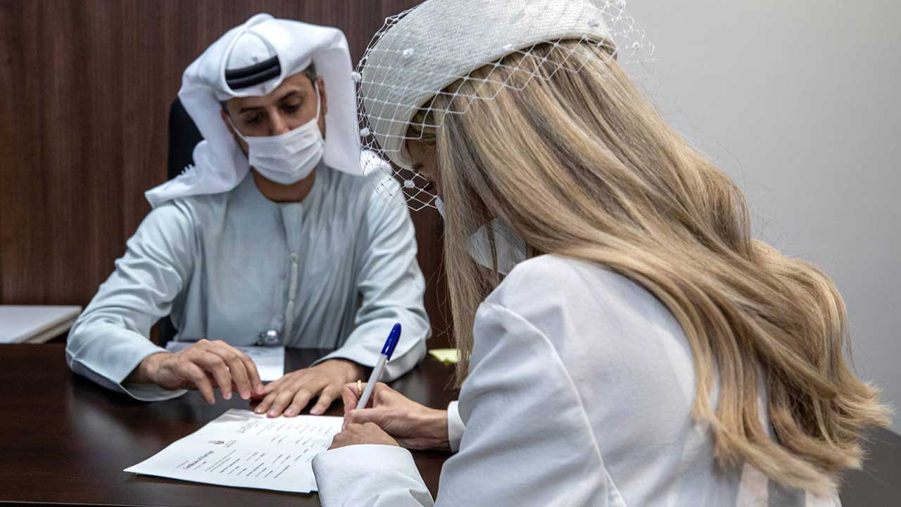 من مراسم الزواج المدني في أبوظبي.(أرشيف)