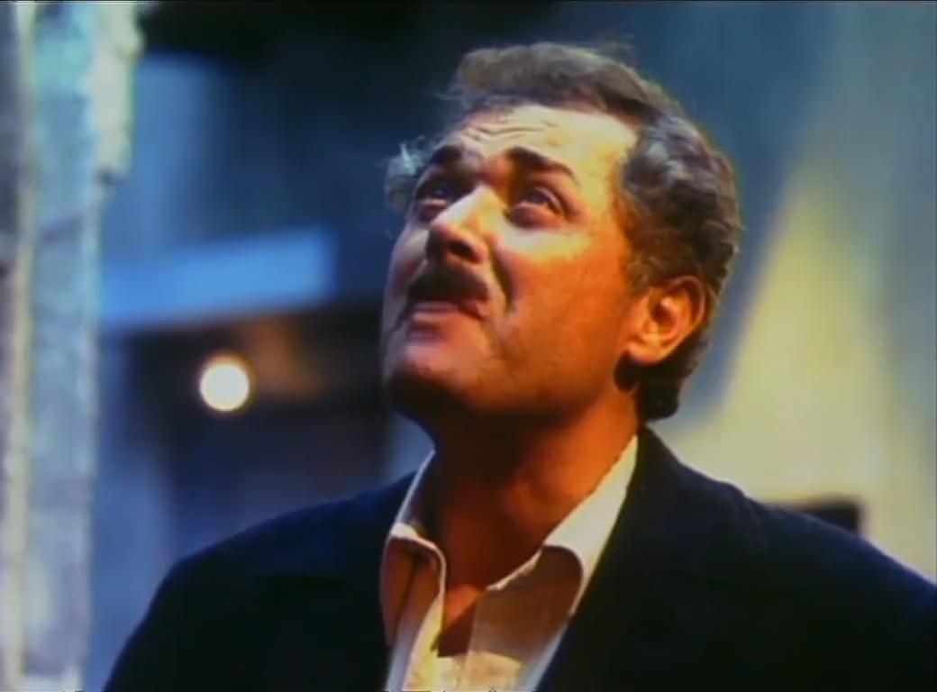 محمود عبد العزيز في ”الكيت كات“.