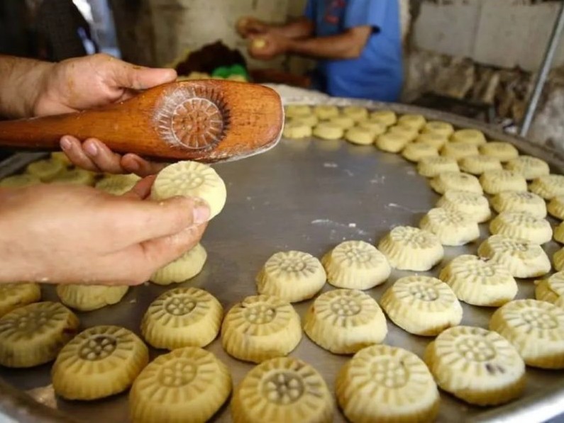 كلفة معمول عيد الفصح في الحرب (انترنت)