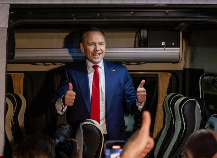  كارول ناوروكسي