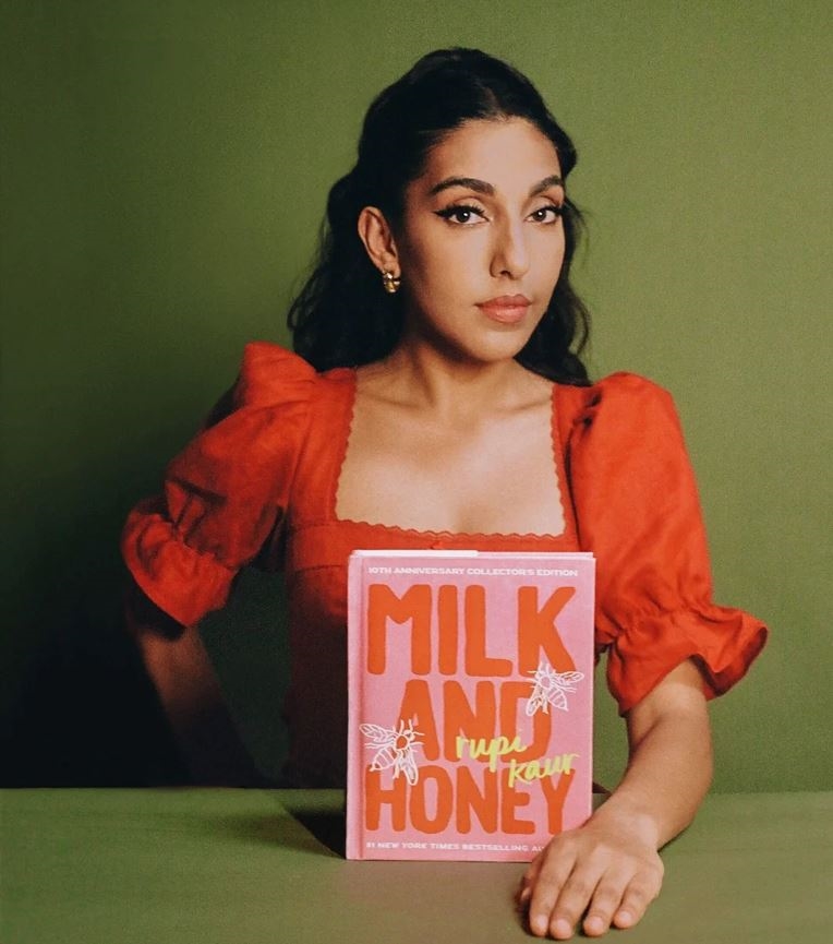 روپِّــي وكتابها الشهير (3 ملايين نسخة - 25 ترجمة)