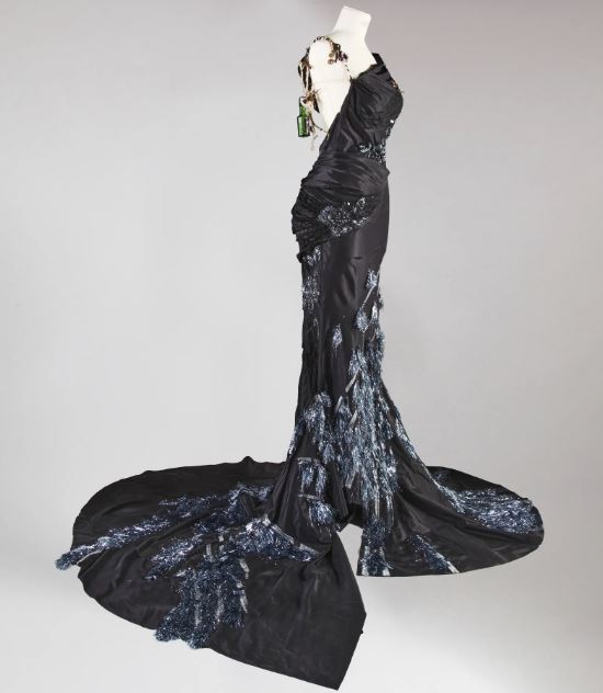 فستان غاليانو من التفتا السوداء، من مجموعة 