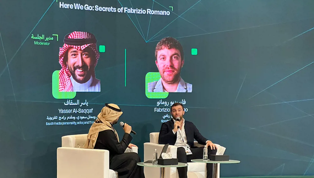 فابريزيو رومانو يعلنها في المنتدى السعودي للإعلام: هذا موقف صلاح من الانتقال إلى السعودية