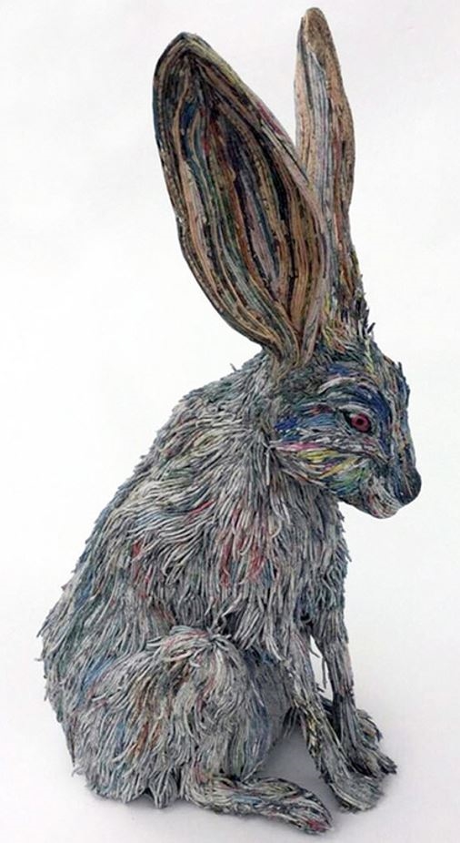 الأَرنب بكامل تعابيره.