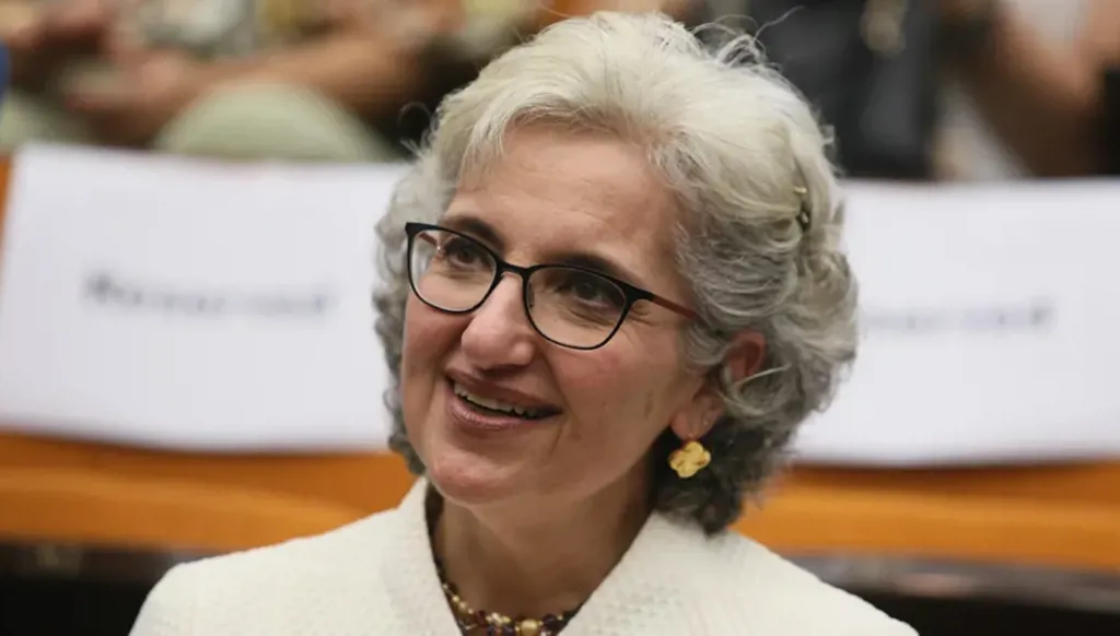 فتح مجال النقل من التعليم إلى الإدارة