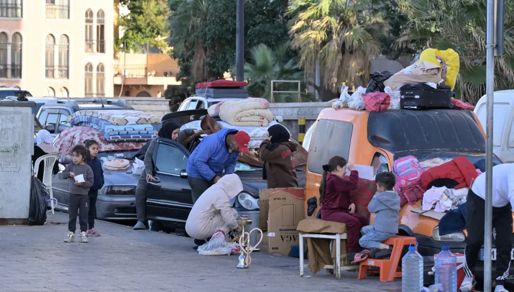 نحو 26 ألف عائلة نازحة في لبنان… طرقات مكتظة وبيروت تستقبل موجة النزوح