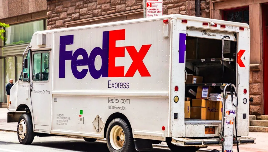 فيديكس تقاضي أميركا لاسترداد الرسوم الجمركية الطارئة