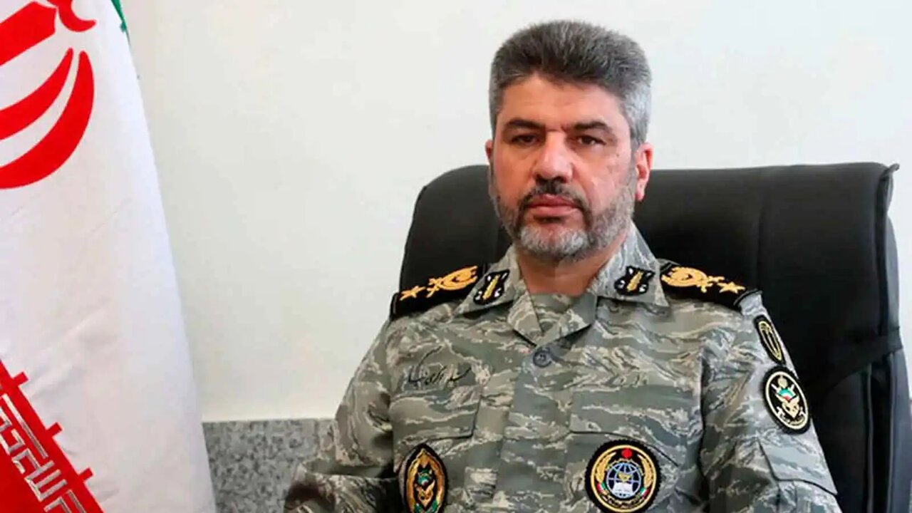 المتحدث باسم الجيش أمير أكرمي نيا. (إكس)