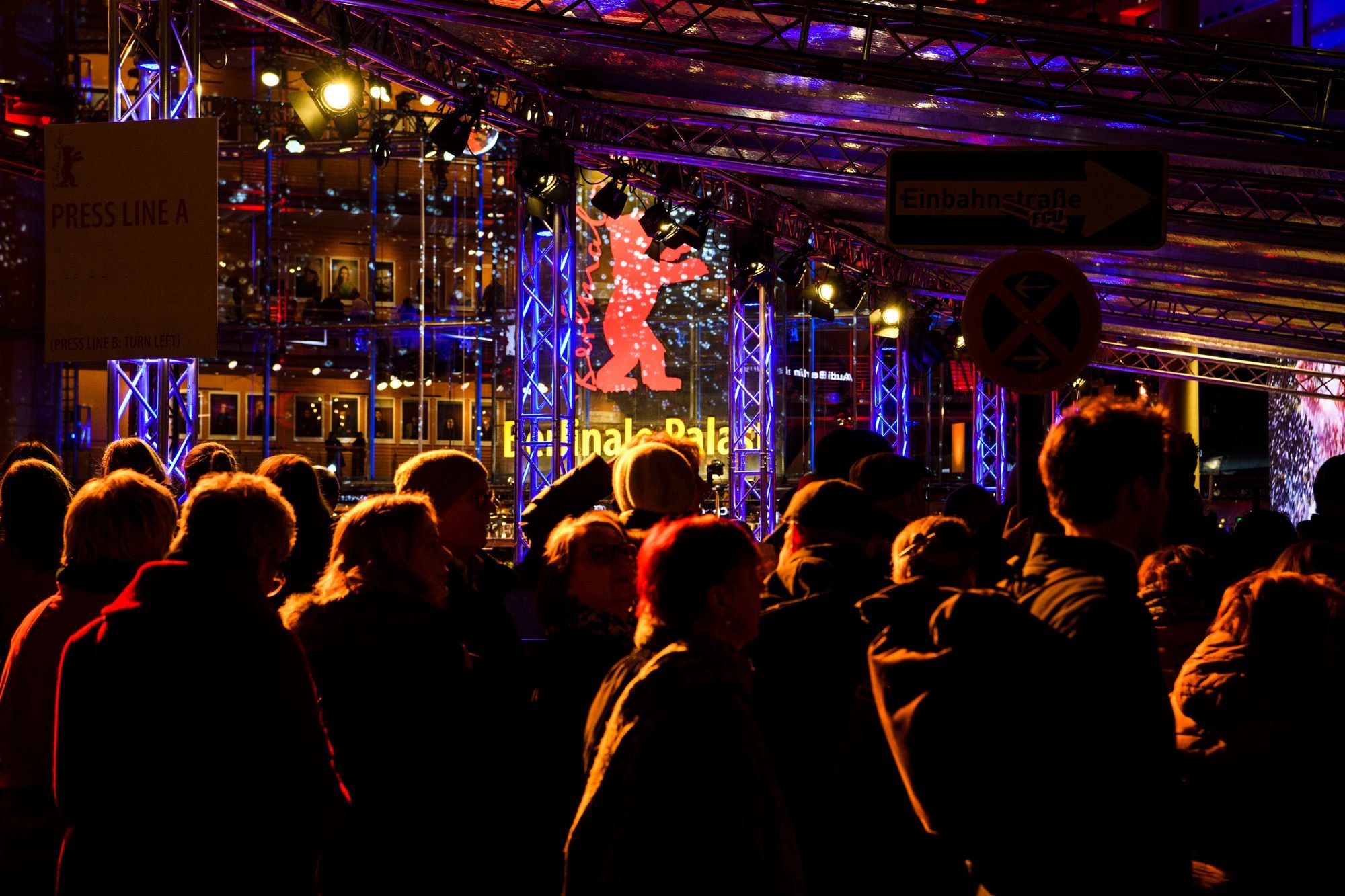 مهرجان برلين أطلق دورته الـ74 مساء أمس بخيبة: "أشياء صغيرة" لا تليق بافتتاح تظاهرة سينمائية كبرى