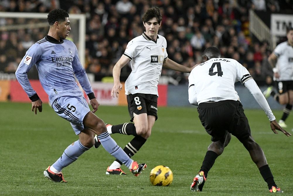 إصابة قوية للاعب فالنسيا (فيديو)