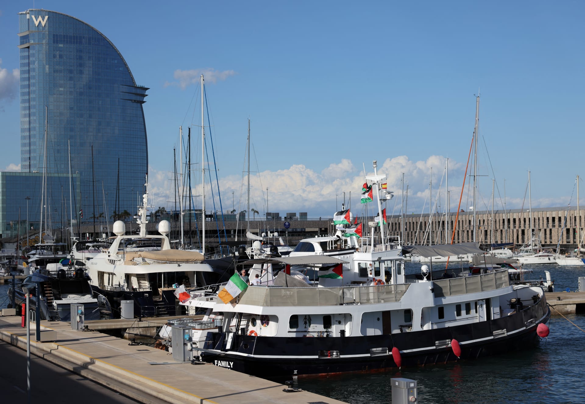 أسطول الصمود في طريقه الى غزة (وكالات)