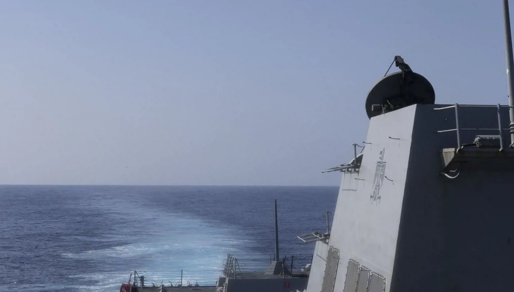 عبور أول سفينتين للبحرية الأميركية من مضيق تايوان منذ تنصيب ترامب