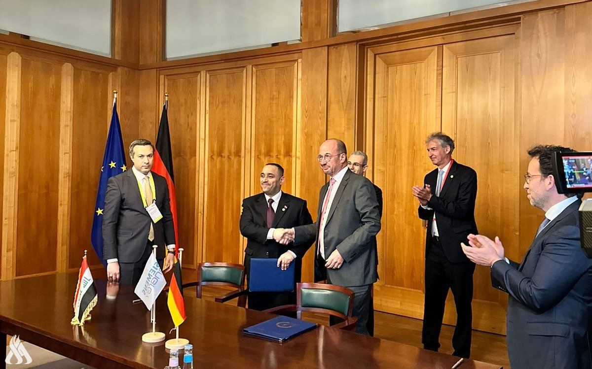 العراق يوقّع اتفاقية مع "سيمنس" لتحويل الغاز المحروق وقوداً للكهرباء