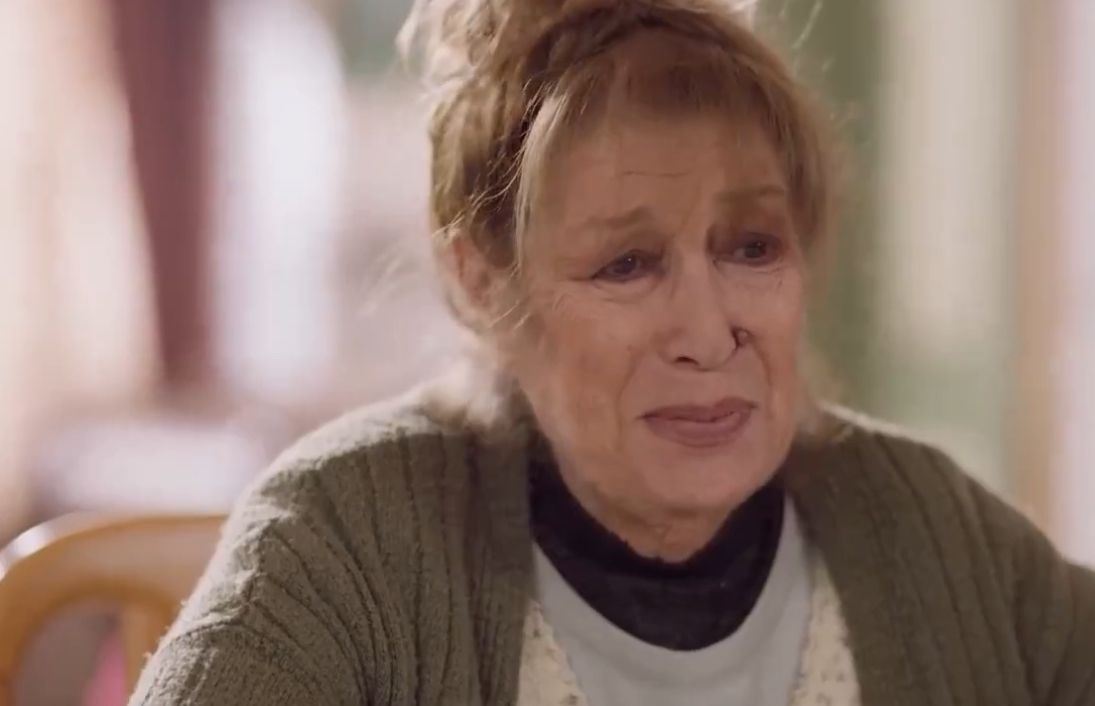 منى واصف أبكت الجمهور معها… أبرز أدوار الأمهات في الموسم الرمضاني (فيديو)