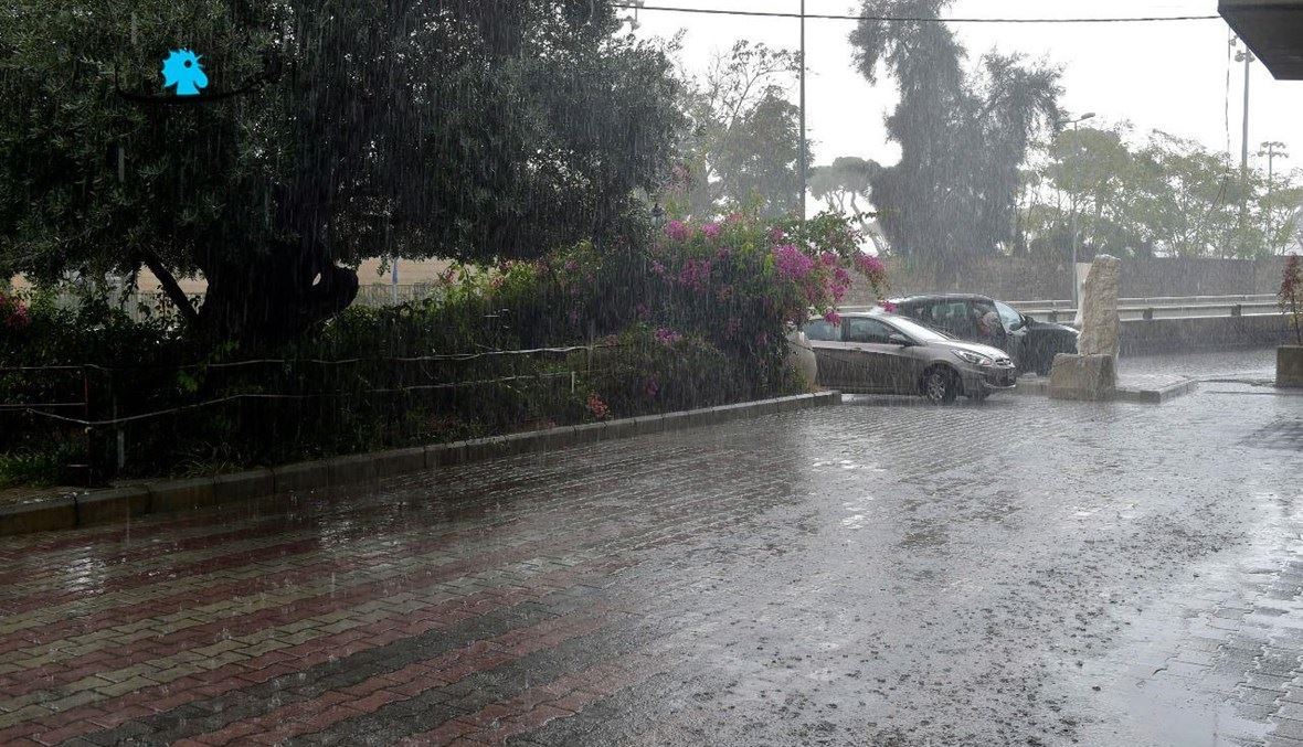 التحكم المروري: على السائقين تخفيف السرعة بسبب الأمطار الغزيرة