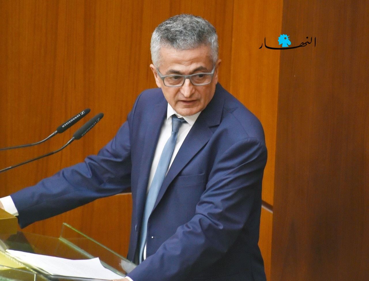 وزير المال أصدر 3 قرارات تمديد مهل ومذكّرتين