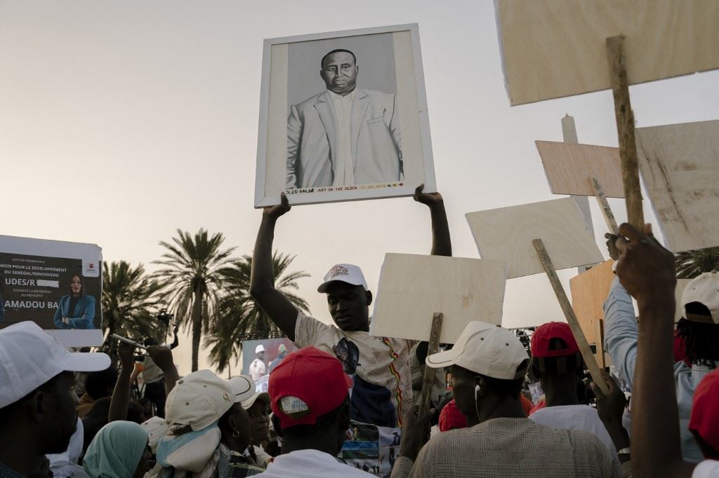 السنغاليون ينتخبون رئيساً جديداً بعد سنوات من الأزمة