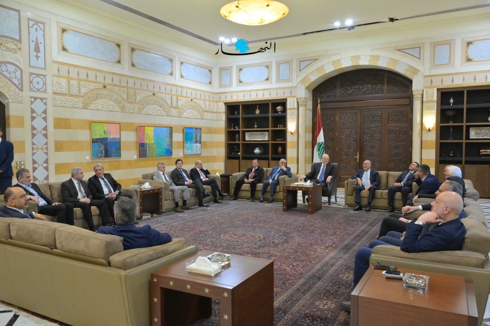 صباح "النهار"-  "حزب الله" يشترط الحوار بلا شروط... 
كل الأحزاب "تتجنّد" ومعطيات جديدة في الملف الرئاسي