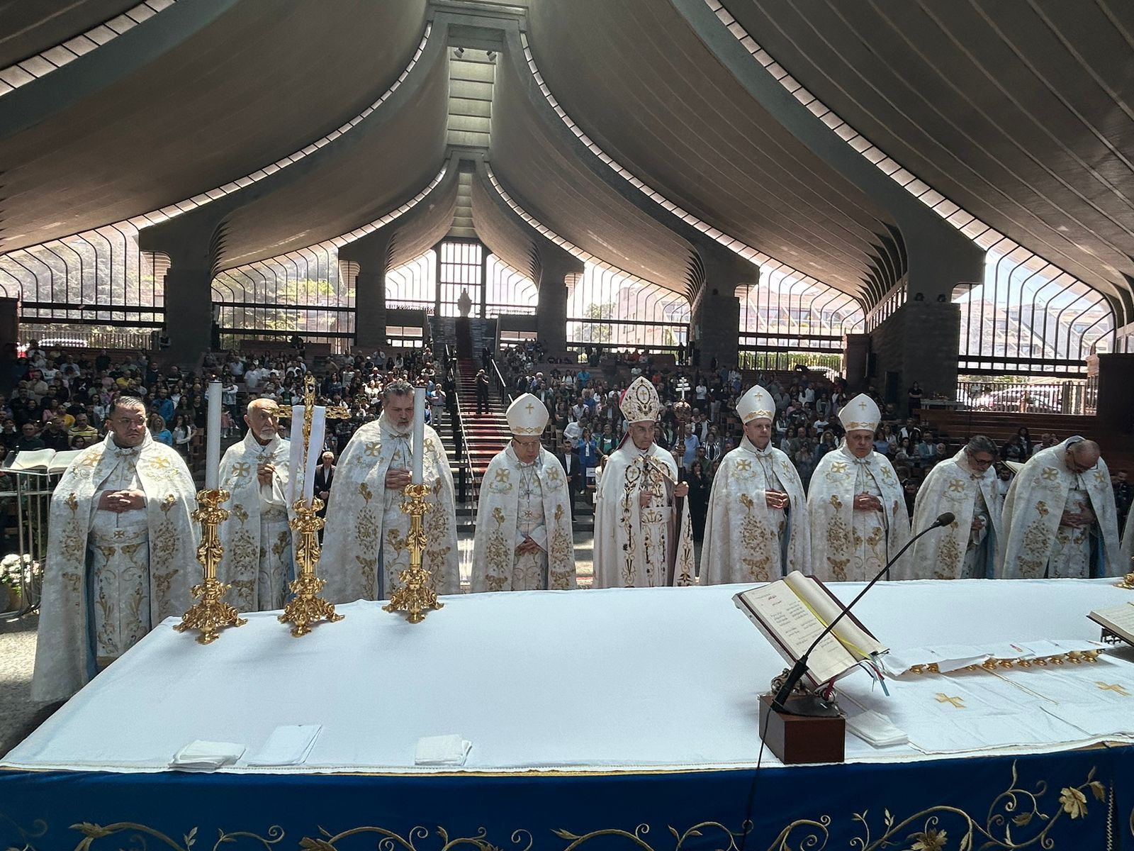 الراعي: لا تبادلوا الاستضافة اللبنانية بالاعتداء على اللبنانيين والقوانين