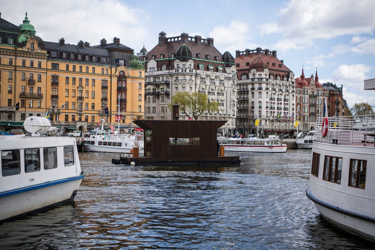 حمامات ساونا عائمة في البحر وتحت الأرض... وفي كبائن الملاهي