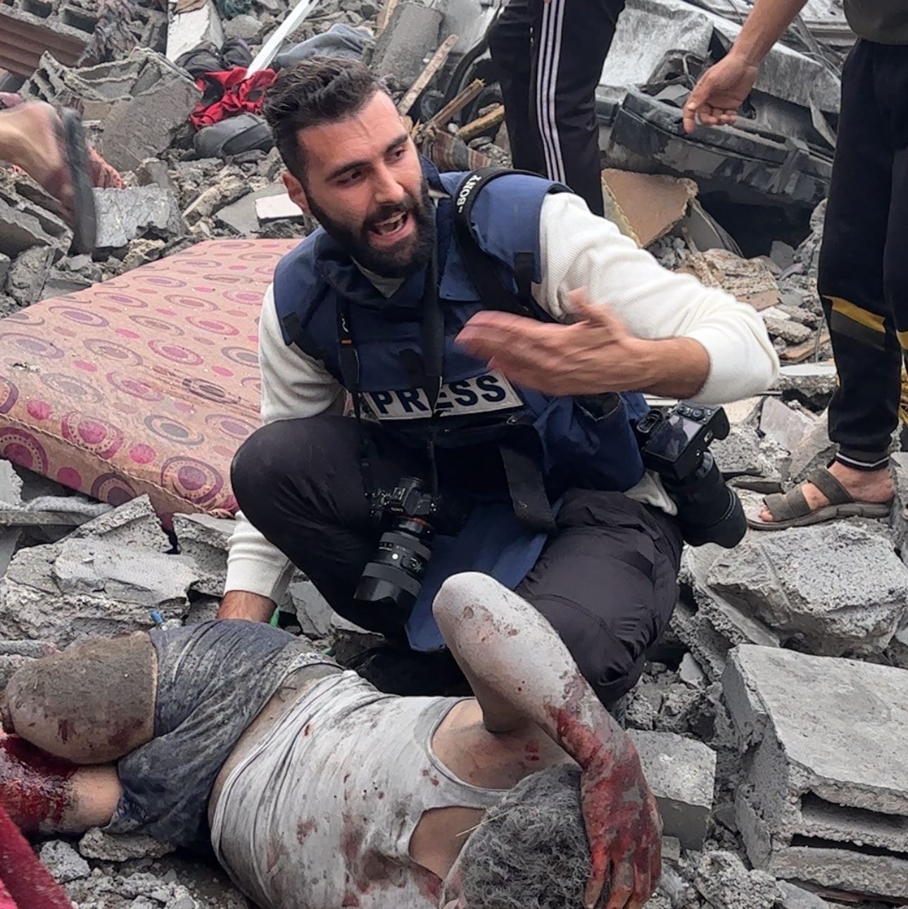 الصحافي الفلسطيني معتز عزايزة يحصل على جائزة الحريّة في فرنسا