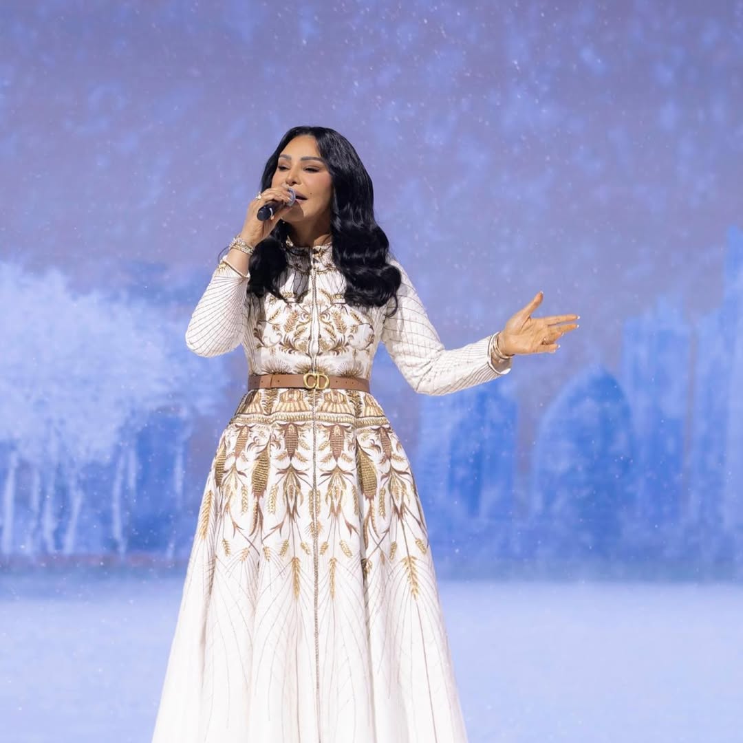 لوك احلام الشامسي في دبي (إنستغرام)