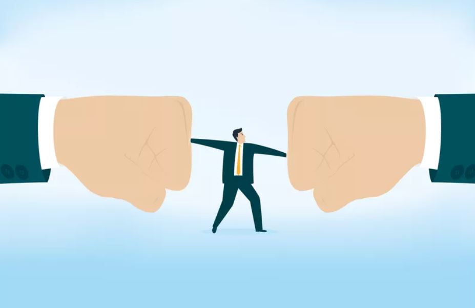 نصائح للتعامل مع بيئة عمل "مسمومة"... تحلَّ باللطف تكسب