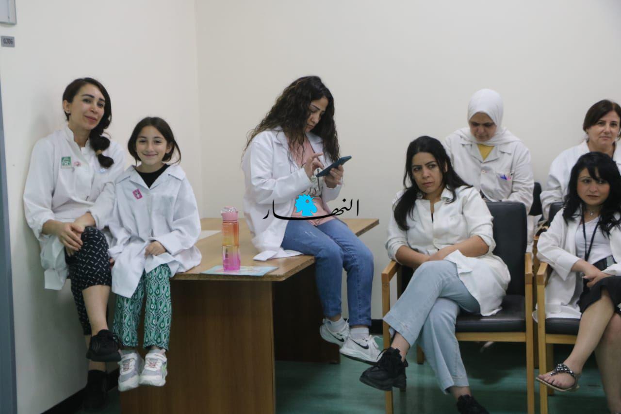 إضراب تحذيريّ لموظّفي مستشفى الحريري احتجاجاً على  تأخّر دفع الرواتب (صور)