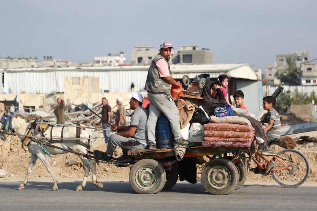 إسرائيل تقصف وسط قطاع غزة وتجدّد الجهود الدوليّة للتوصل إلى هدنة... نتنياهو يؤكد الاستعداد لشنّ عمليّة في الشمال