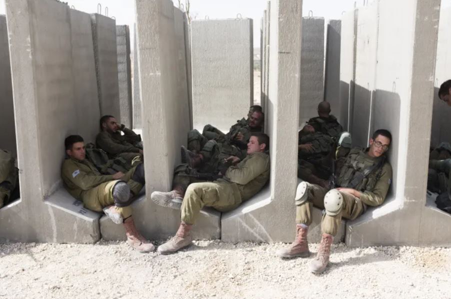 انتحار جنديّ إسرائيلي بعد تلقّيه أوامر بالعودة إلى الخدمة العسكريّة في غزّة