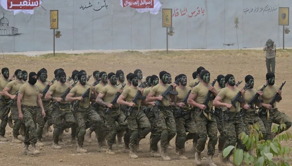 عناصر من حزب الله خلال مناورات عرمتى (نبيل اسماعيل).