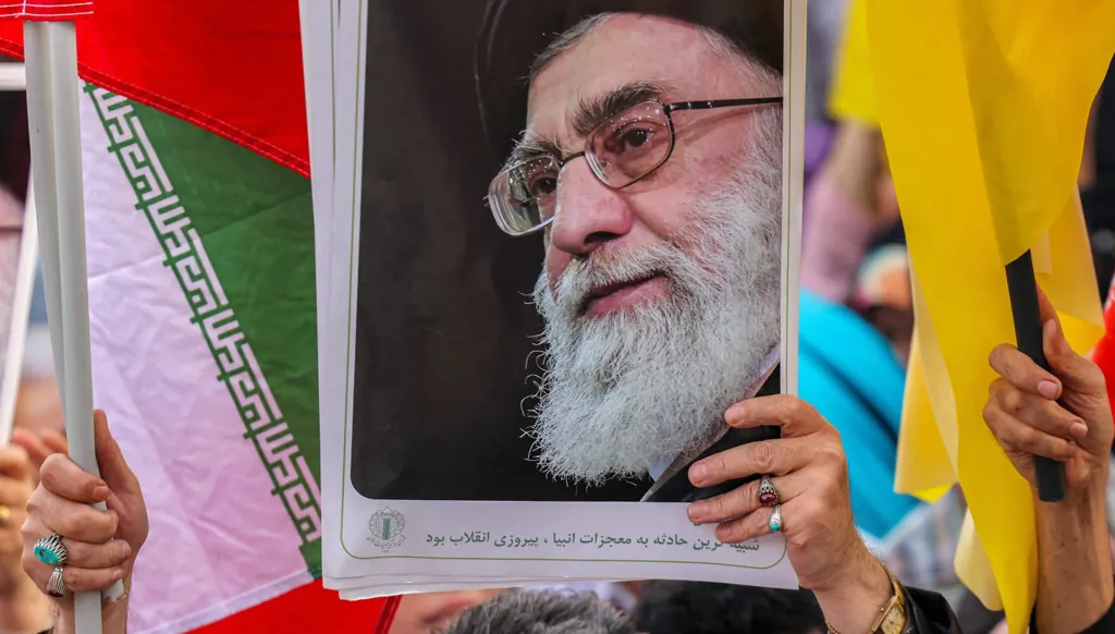 إيران بعد خامنئي: مَن يوقّع على الاستسلام؟