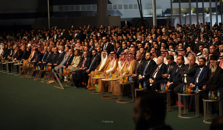 مقدم الحضور على أرض مدينة المعارض في ريف دمشق (وكالات)