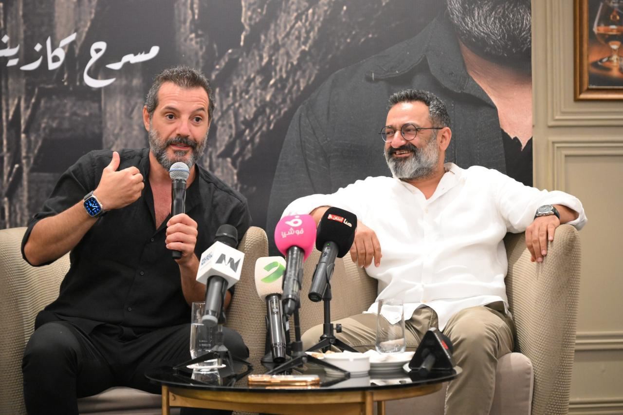 جورج خبّاز وعادل كرم معاً في "خيال صحرا"… عبثية الحياة على المسرح (صور وفيديو)